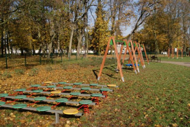 Nocleg W Koronach Drzew Kutno Zewnętrze zdjęcie